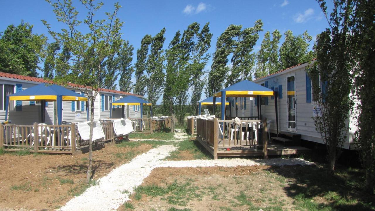 Happy Camp Mobile Homes In Camping Village Free Time Marina Di Bibbona Exterior foto
